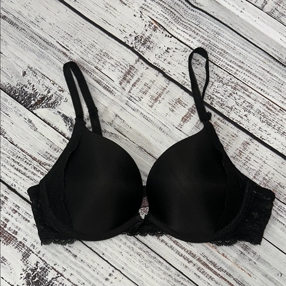 Victoria's Secret Black Bra with Molded‎ Cups and Adjustable Straps